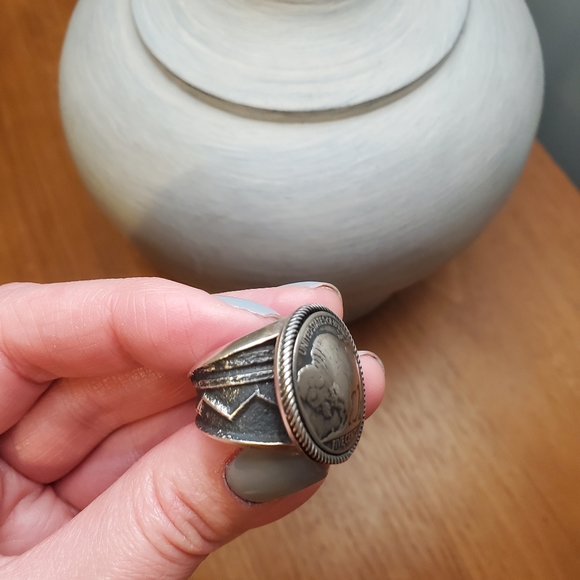 Solid sterling Natice American Buffalo Coin Ring with Tufa Sandcast Band - Picture 5 of 9